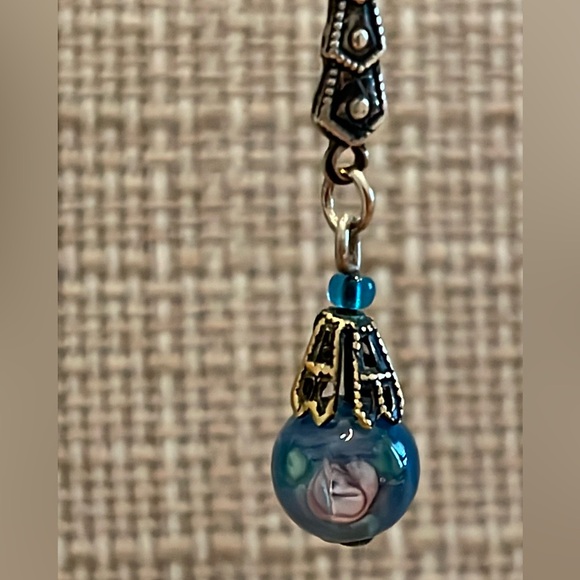 Beautiful glass beaded earrings. Vintage rose in the bead. Boho hippie Victorian - Picture 2 of 6